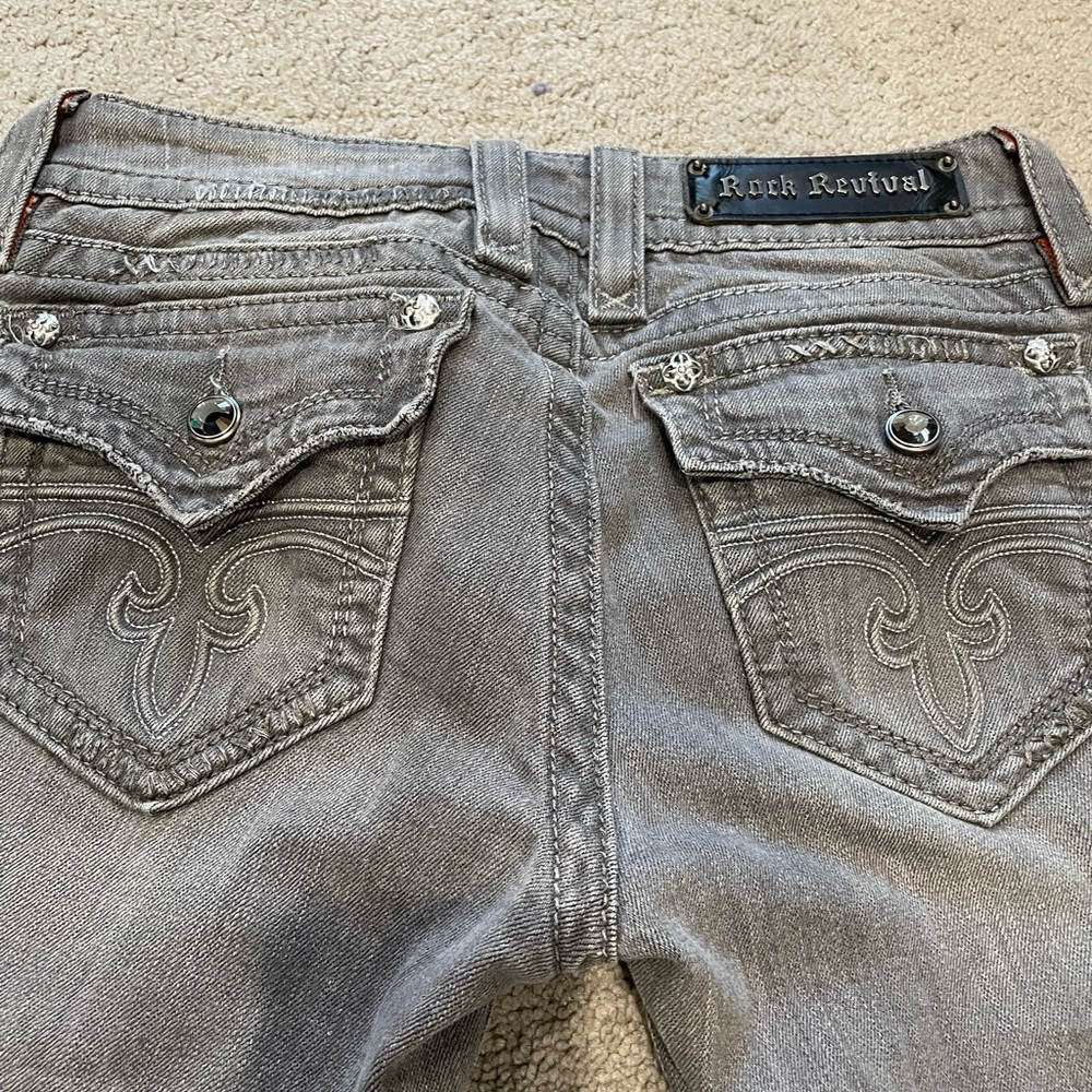 Gray rock revival jeans. Worn twice. Size 28